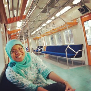 Suatu sore pulang kerja naik Commuter line arah Tangerang