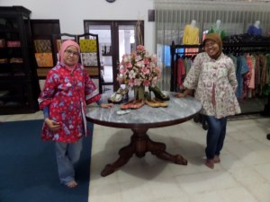 tina melinda koleksi batik