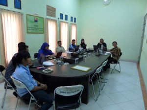Tina Present and socialize